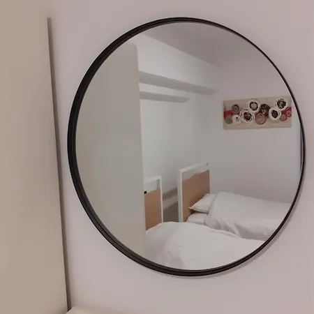 Daire Under The Rocks Kalampáka