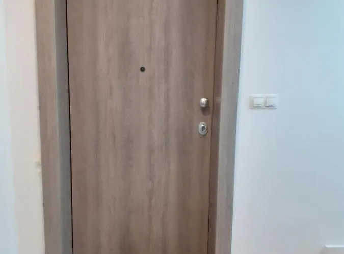 アパート Under The Rocks カランバカ