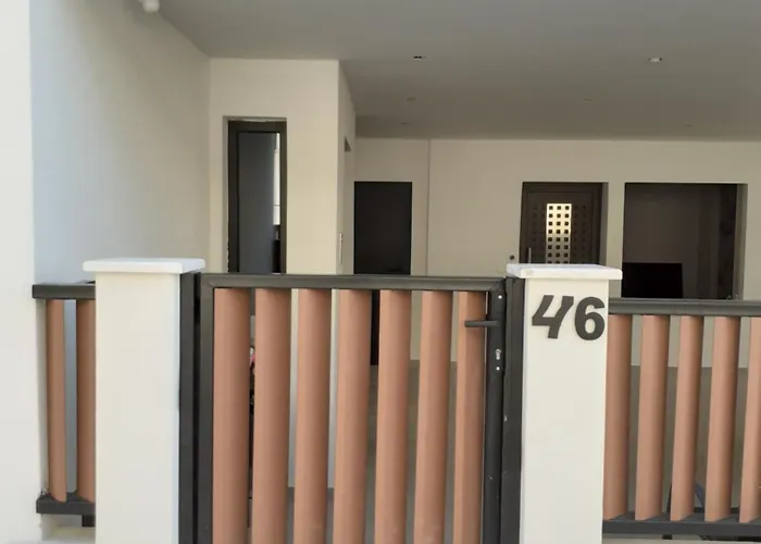 Under The Rocks カランバカ