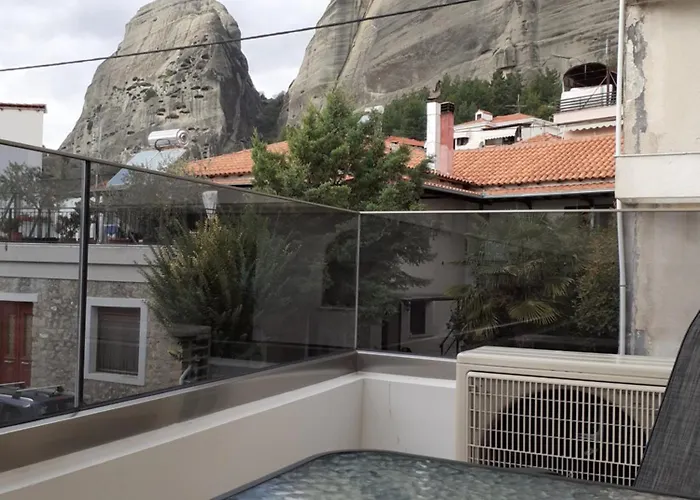 Under The Rocks アパート カランバカ